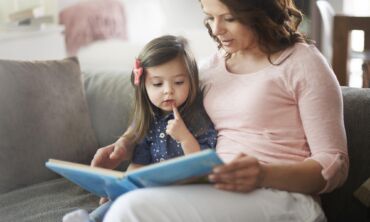 Skaitymo garsiai nauda vaikui yra didesnė