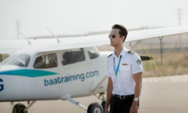 Svajojantiems apie piloto profesiją: startuoja „Avia Solutions Group“ pilotų mokymų programa