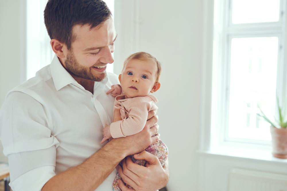 Tėčiams: kaip sukurti artimą ryšį su kūdikiu