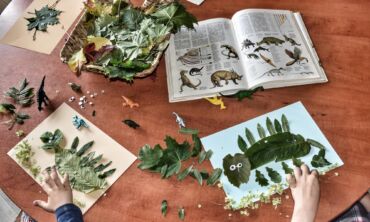 Teo ir Ieva pristato: rudeniu kvepiantys dinozaurai iš lapų
