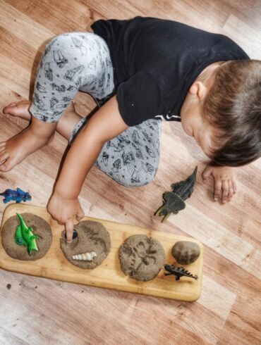 Teo ir Ieva pristato: smėlio modelinas ir dinozaurų fosilijos