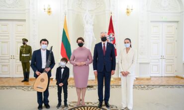 Tėvo dienos išvakarėse – apdovanojimai Prezidentūroje tėvams ir globėjams