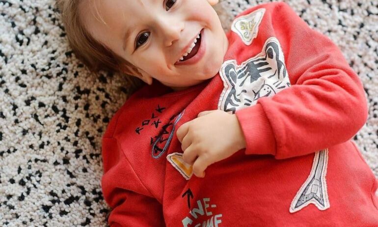 Trejų metų Simono tėvai sūnaus diagnozę išgirdo netrukus po jo gimimo: atviras jų laiškas