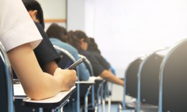 Trimis šimtukais mokyklą baigusi Dovilė pataria baigiamųjų egzaminų pernelyg nesureikšminti