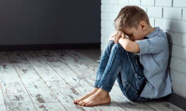 Ukmergėje jaunuolis sumušė paauglį