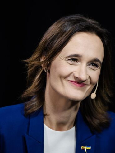 V. Čmilytė-Nielsen kol kas neplanuoja susitikti su streikuosiančiais mokytojais