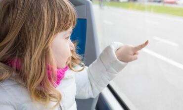 Vaikai iki 7 metų galės keliauti su nuolaida