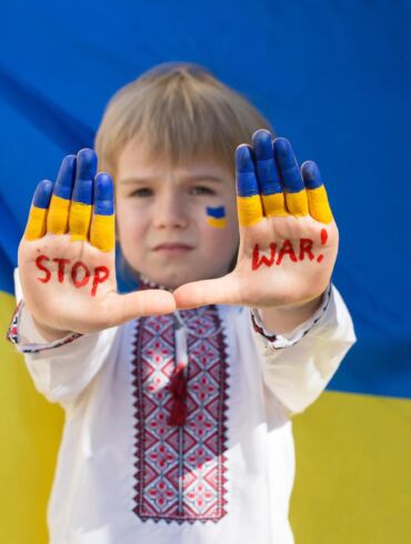 Vaikai prašo stabdyti karą Ukrainoje
