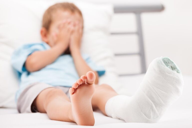 Vaikų atostogų metu daugėja traumų: gydytojas įvardijo