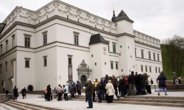 Valdovų rūmų dovana Motinos dienai - nemokamas apsilankymas mamoms su vaikais
