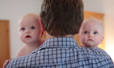 VIDEO: dvynių susilaukę tėvai iškrėtė neįtikėtiną pokštą
