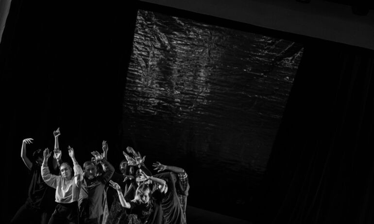 Vilniaus universitete jungtinio Lietuvos ir Ukrainos teatro projekto kulminacija – šokio spektaklio „Starting Point“ premjera