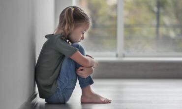 Visuomenė kviečiama nelikti abejinga: požymiai ir ką daryti pastebėjus smurtą prieš vaikus