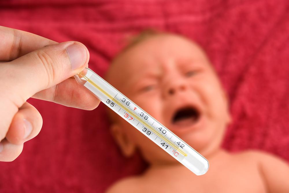 Visus kūdikius užpuolanti liga gali ne juokais išgąsdinti tėvus