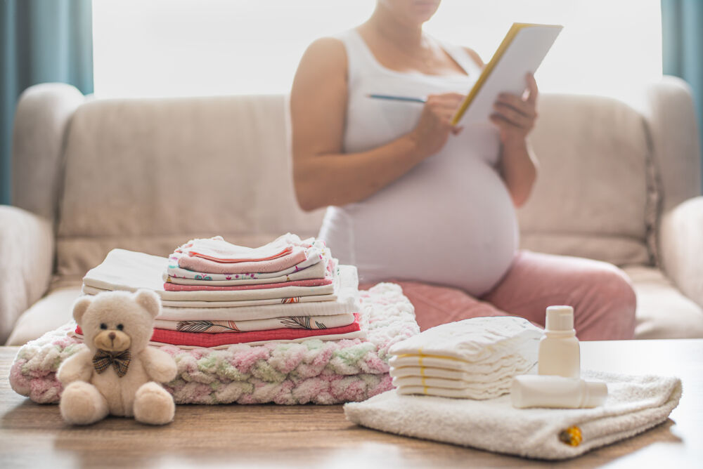 Vaistinėlė prieš gimdymą: ką svarbu turėti mamai ir naujagimiui pirmosioms savaitėms