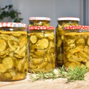 Saldžiarūgštis agurkų marinatas