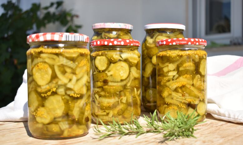 Saldžiarūgštis agurkų marinatas