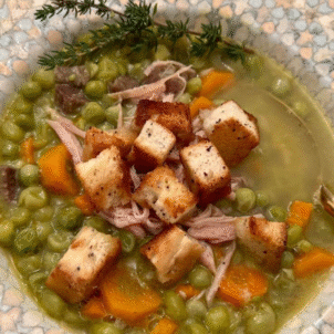 Žirnių sriuba su kumpiu / Maistas ant stalo