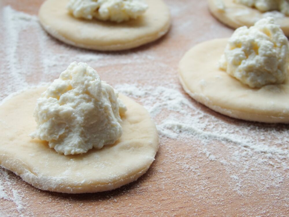 Bulviniai virtinukai su varškės įdaru: šis receptas taps šeimos favoritu