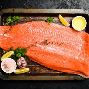 Kaip sūdyti lašišą . Shutterstock