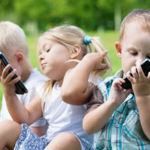 Ekranai vaikams / Shutterstock