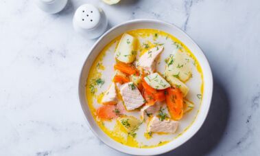 Žuvienė su lašiša / Shutterstock